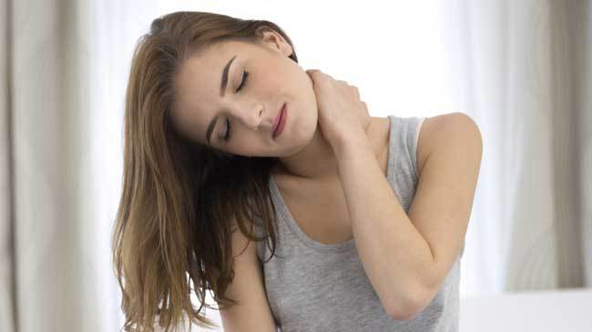 Síndrome del text neck: cómo el uso del móvil puede afectar tu columna vertebral